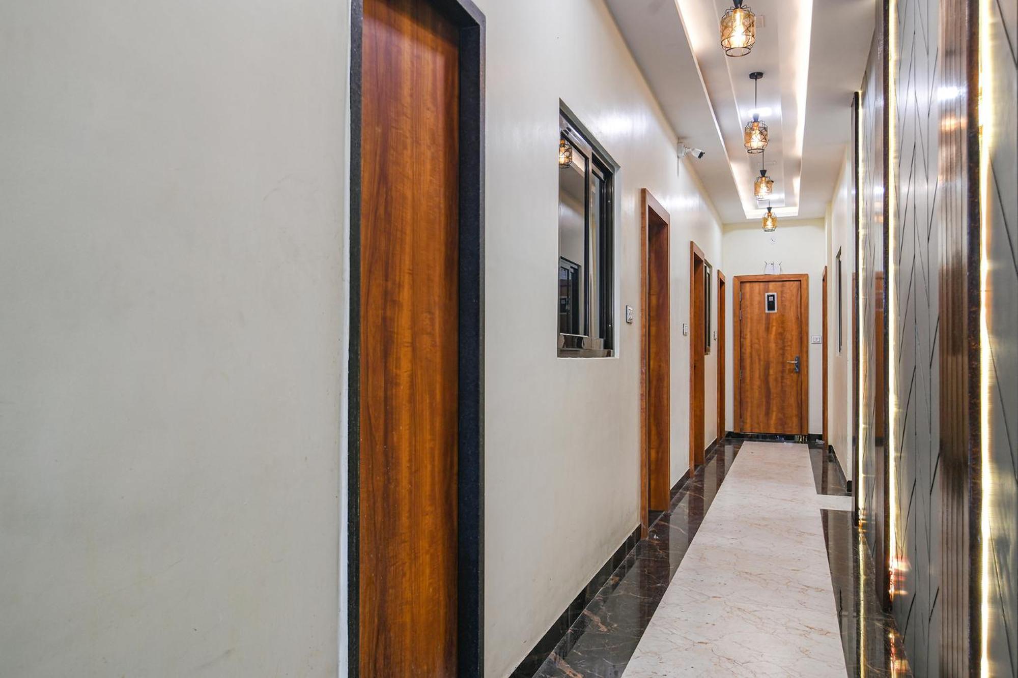 Fabexpress Orbit Hotell Ujjain Exteriör bild