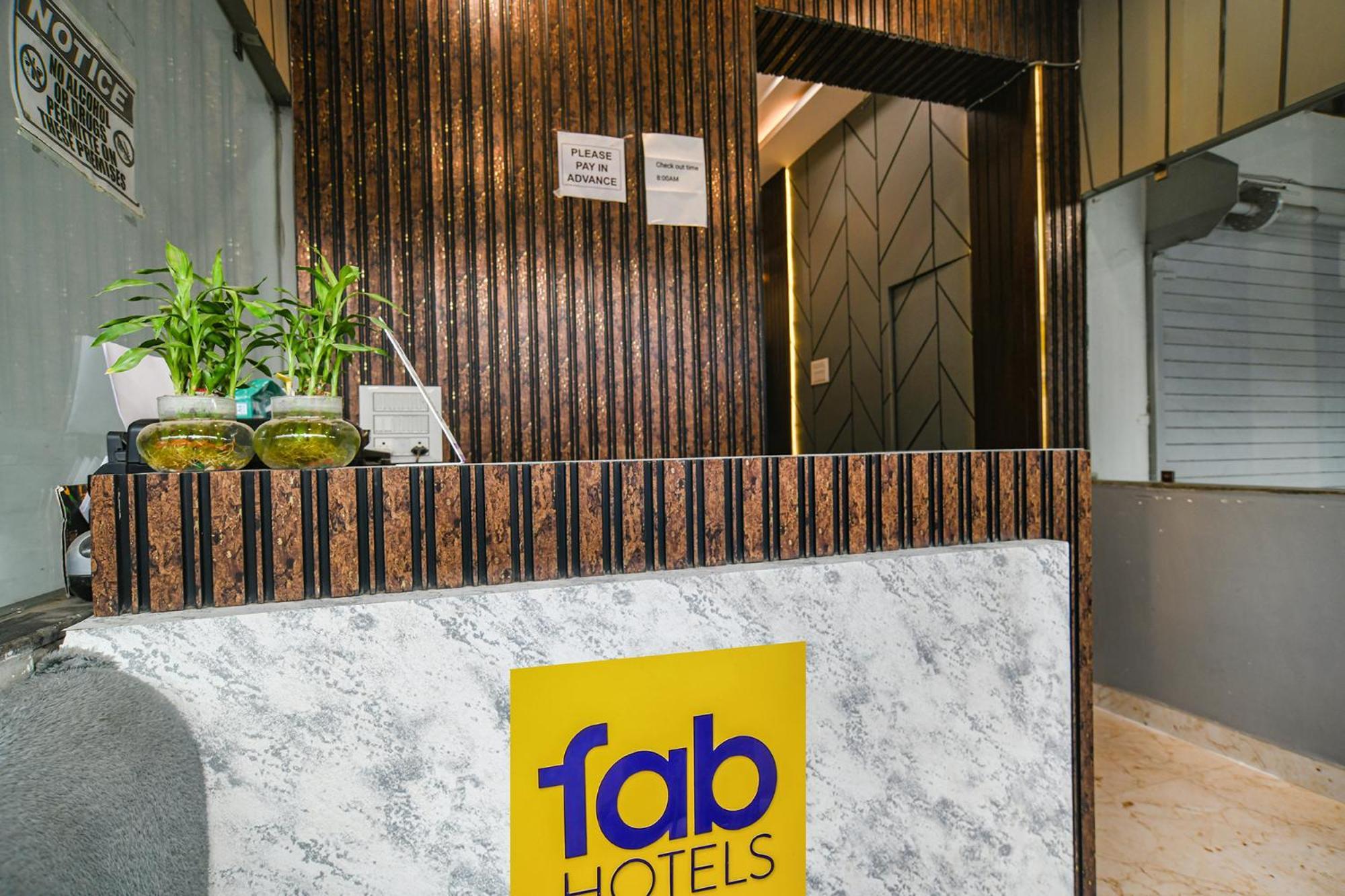Fabexpress Orbit Hotell Ujjain Exteriör bild