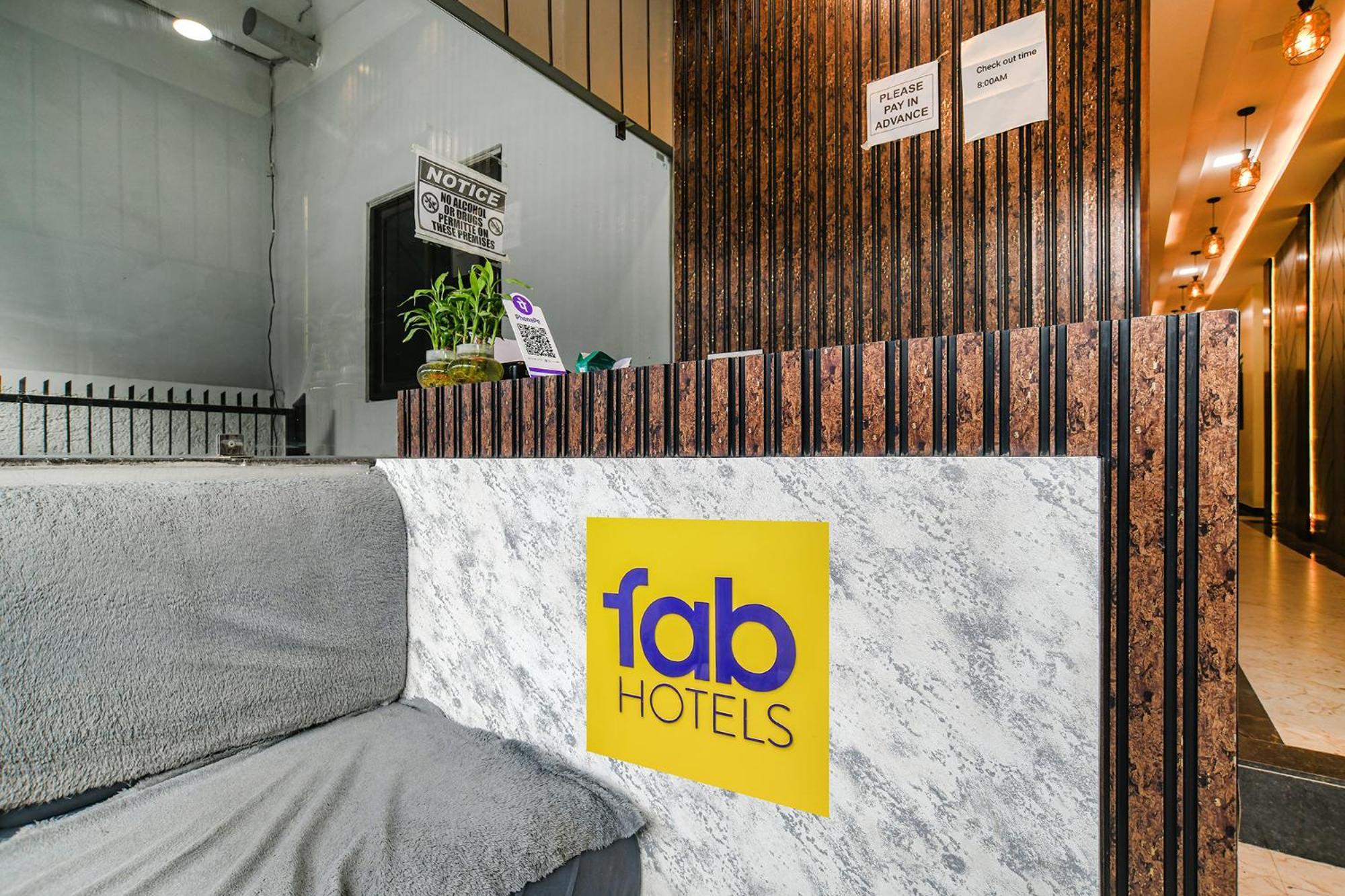 Fabexpress Orbit Hotell Ujjain Exteriör bild